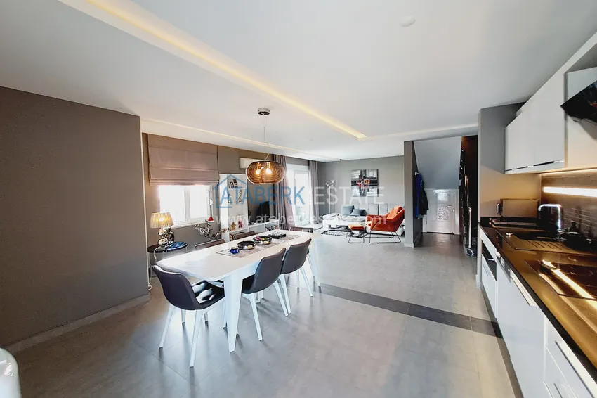 Kupuj  Nieruchomość na zezwolenie na pobyt - Dwupoziomowy penthouse z meblami w Alanyi, dzielnica Oba 7 