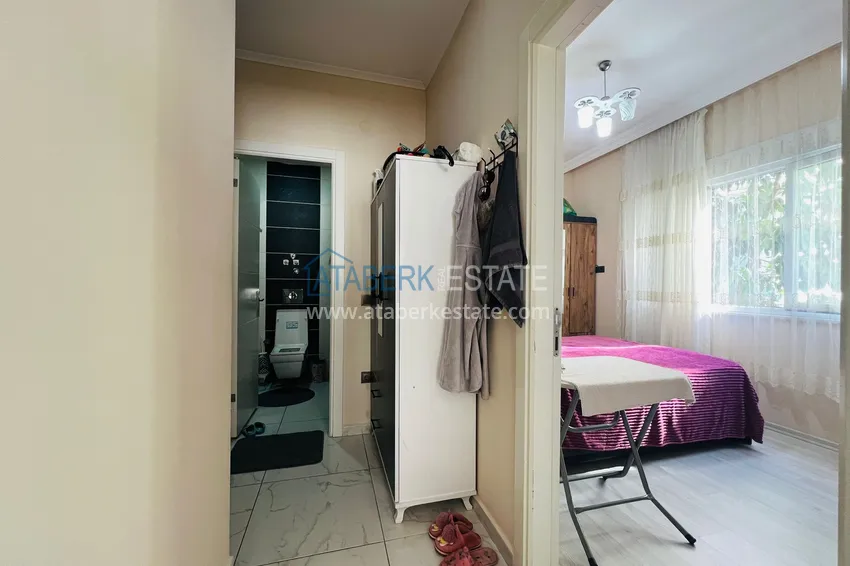Kupuj  Jednopokojowy apartament w centrum Alanyi, umeblowany. Nadaje się do zezwolenia na pobyt 6 