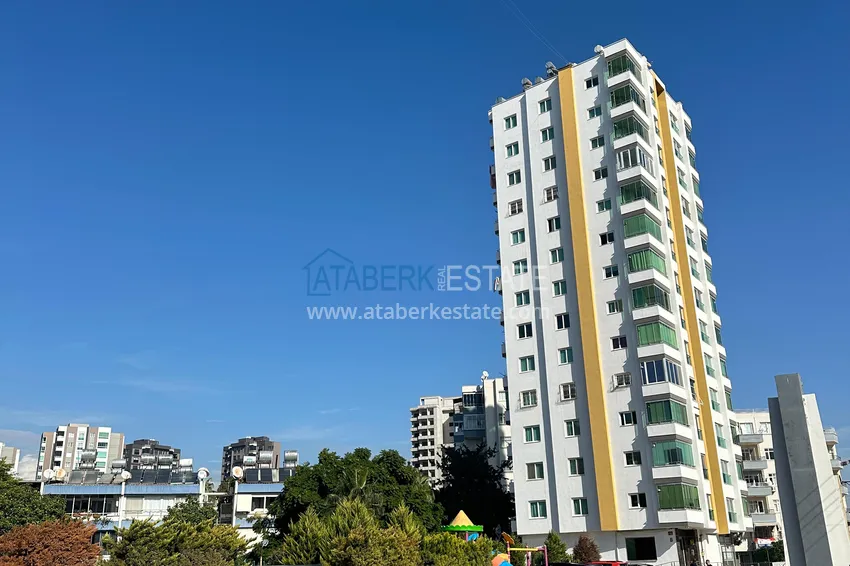Stylowy penthouse z meblami i przeszklonym balkonem w dzielnicy Teje, Mersin 1 