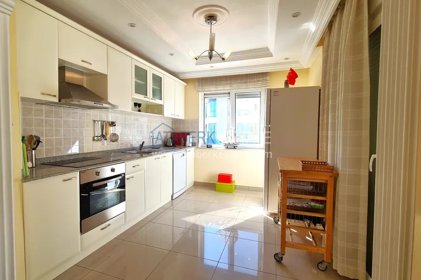 Kupuj  Apartament 2+1 z meblami i przeszklonym balkonem zaledwie 300 metrów od morza, dzielnica Oba - Alanya 6 