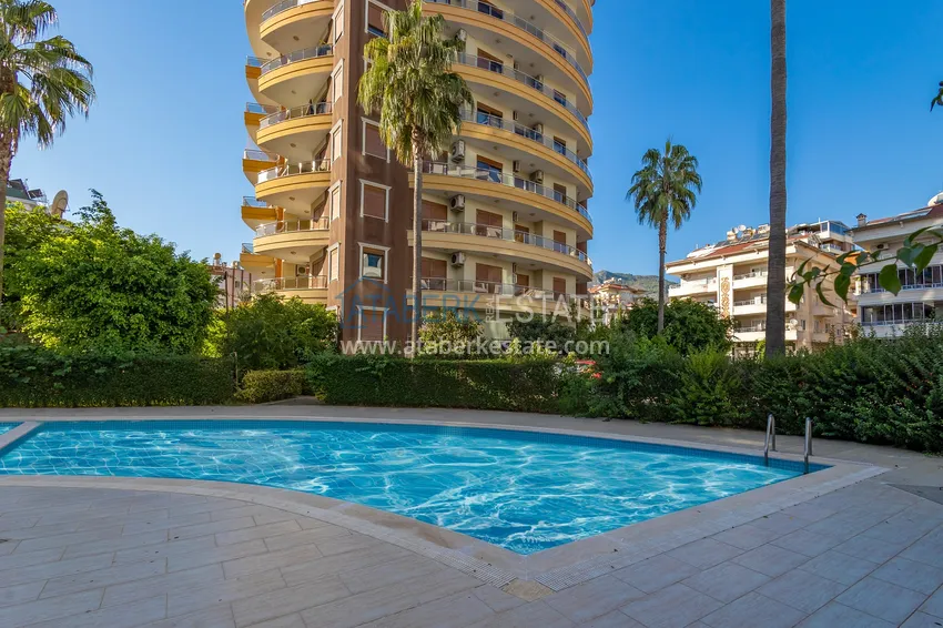 Jednopoziomowy apartament 4+1 z oddzielną kuchnią w centrum Alanyi, plaża Kleopatra  10 