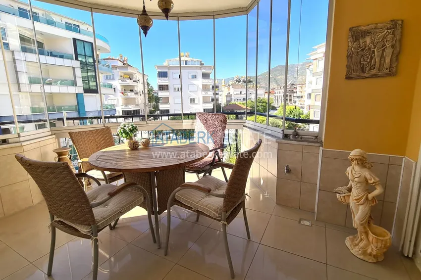 Kupuj  Apartament 2+1 z meblami i przeszklonym balkonem zaledwie 300 metrów od morza, dzielnica Oba - Alanya 8 