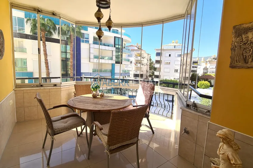 Kupuj  Apartament 2+1 z meblami i przeszklonym balkonem zaledwie 300 metrów od morza, dzielnica Oba - Alanya 9 