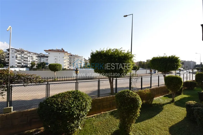 Apartament 2+1 z meblami i przeszklonym balkonem zaledwie 300 metrów od morza, dzielnica Oba - Alanya 9 