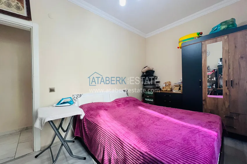 Kupuj  Jednopokojowy apartament w centrum Alanyi, umeblowany. Nadaje się do zezwolenia na pobyt 9 