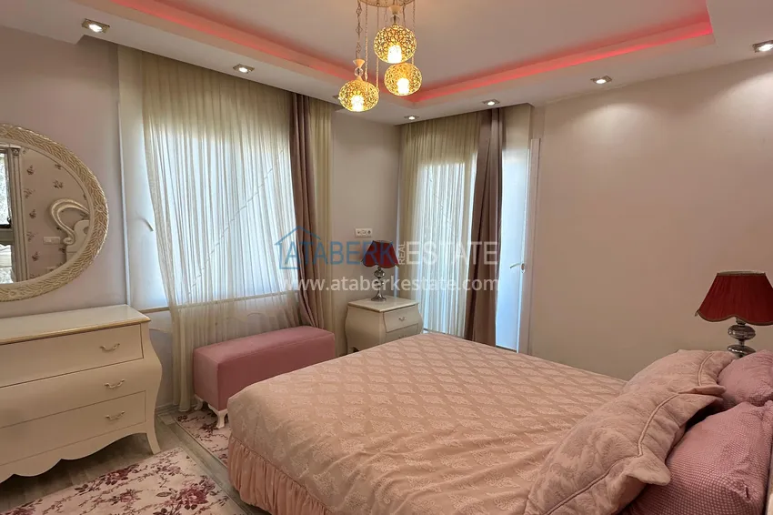 Kupuj  Stylowy penthouse z meblami i przeszklonym balkonem w dzielnicy Teje, Mersin 9 