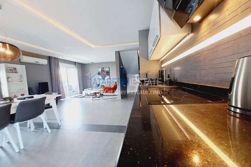 Kupuj  Nieruchomość na zezwolenie na pobyt - Dwupoziomowy penthouse z meblami w Alanyi, dzielnica Oba 10 