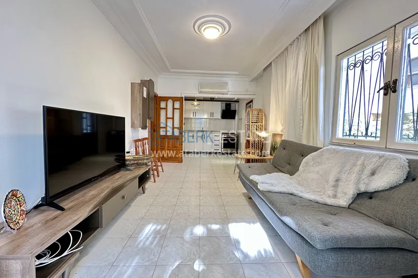 Kupuj  Apartament 1+1 z meblami, widokiem na morze i przystań w dzielnicy Alanya — Kale 2 