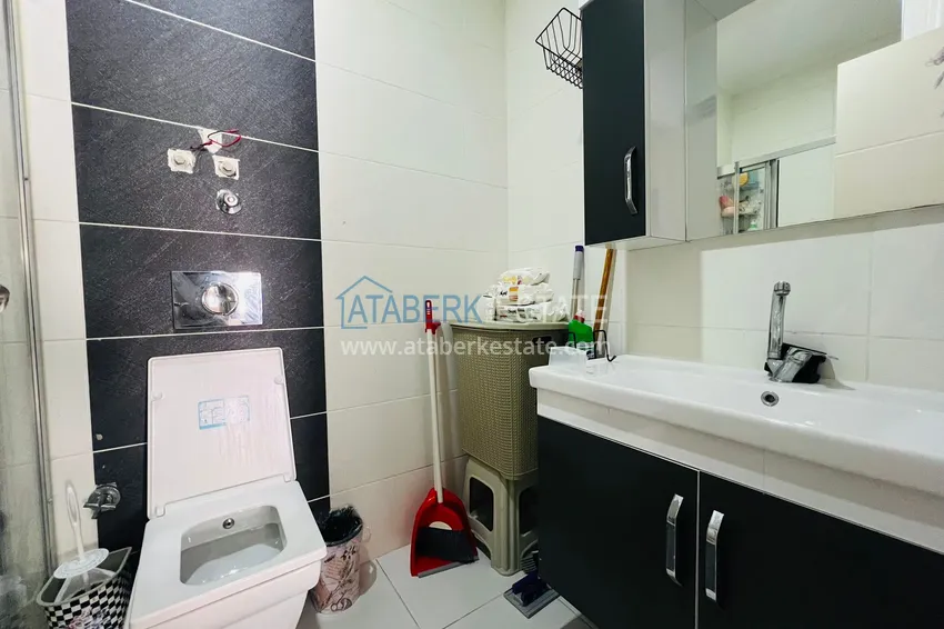 Kupuj  Jednopokojowy apartament w centrum Alanyi, umeblowany. Nadaje się do zezwolenia na pobyt 10 