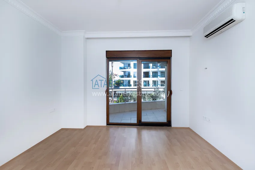 Kupuj  Jednopoziomowy apartament 4+1 z oddzielną kuchnią w centrum Alanyi, plaża Kleopatra  9 