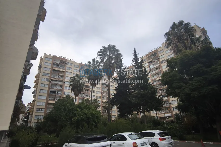PILNA SPRZEDAŻ: W pełni odnowiony apartament z dwiema sypialniami w dzielnicy Menderes, Mezitli 13 