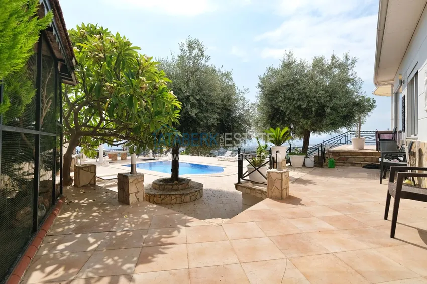 Wspaniała prywatna willa z panoramicznym widokiem i bungalowem gościnnym w Kestel, Alanya 14 