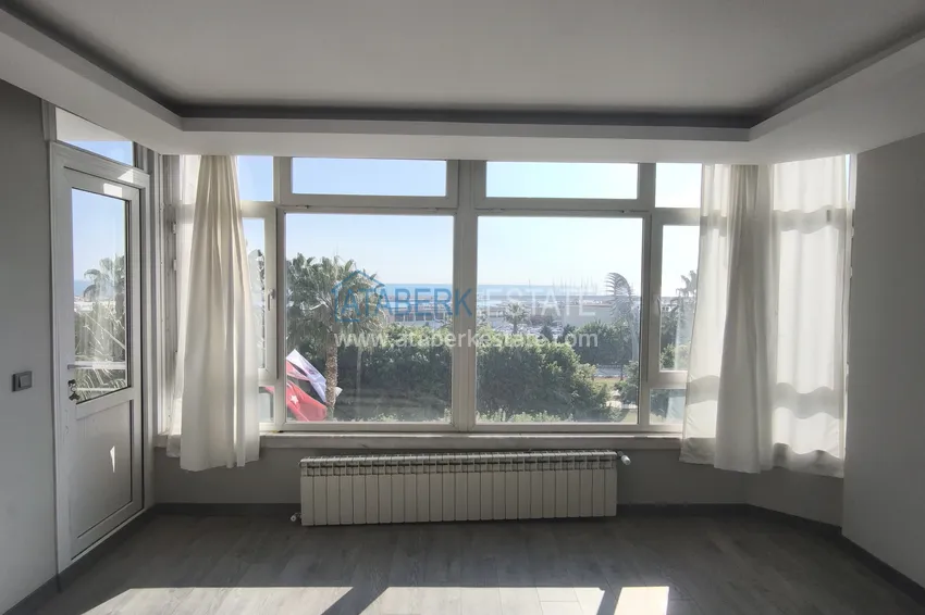 Kupuj  Mieszkanie liniowe 3+1 po kapitalnych naprawach na pierwszej linii — Mersin, dzielnica Jenisehir 14 