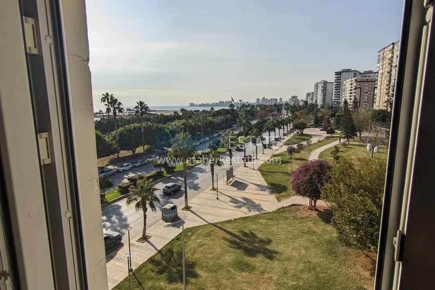 Kupuj  Mieszkanie liniowe 3+1 po kapitalnych naprawach na pierwszej linii — Mersin, dzielnica Jenisehir 17 