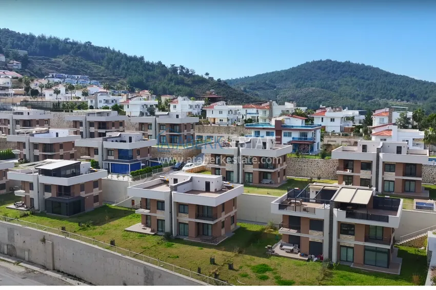 Dwupoziomowa willa bliźniacka z meblami i ogrodem w Kargicak, Alanya 2 
