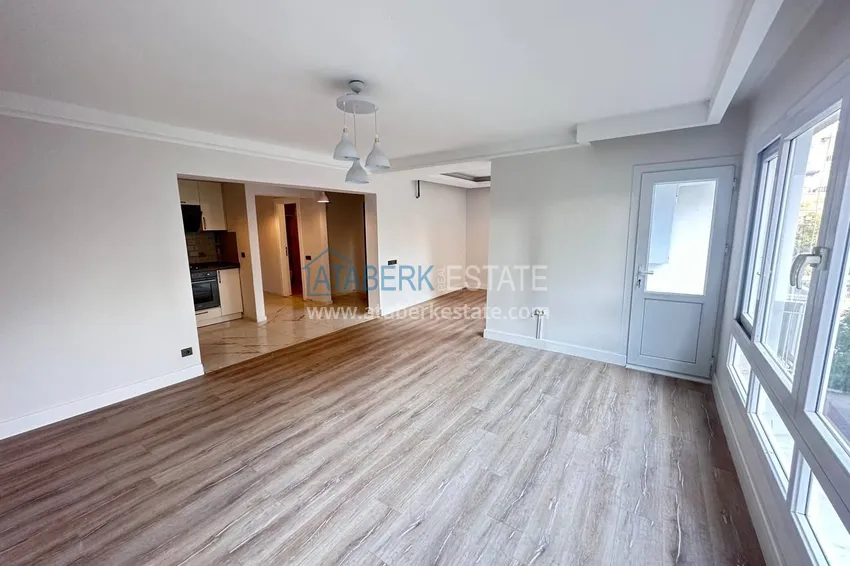 Kupuj  PILNA SPRZEDAŻ: W pełni odnowiony apartament z dwiema sypialniami w dzielnicy Menderes, Mezitli 1 