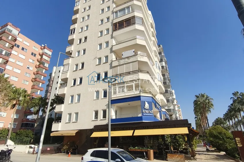 Mieszkanie liniowe 3+1 po kapitalnych naprawach na pierwszej linii — Mersin, dzielnica Jenisehir 1 