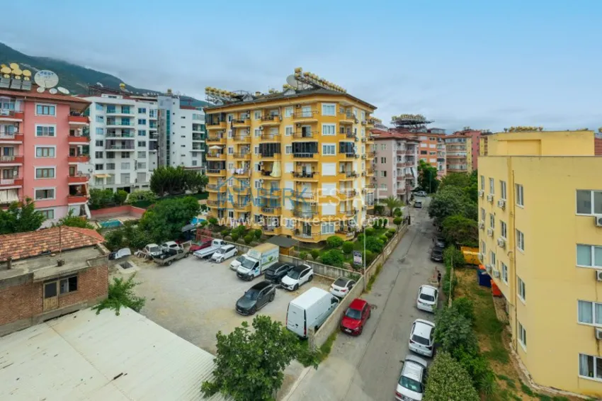 Nieruchomość na zezwolenie na pobyt w centrum Alanyi, Trzypokojowe mieszkanie z meblami  2 