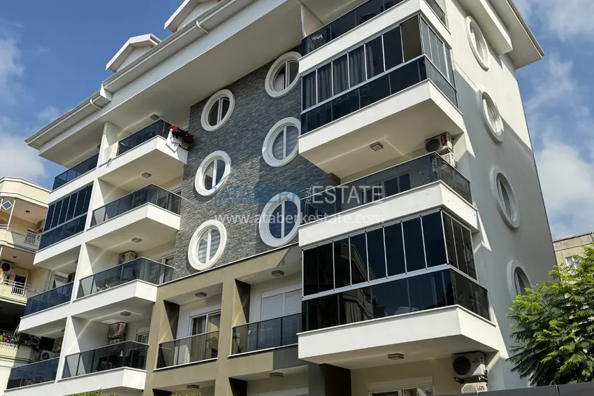 Nieruchomość na zezwolenie na pobyt. Apartament pod klucz 1+1 w centrum Alanyi — Plaża Kleopatra 3 