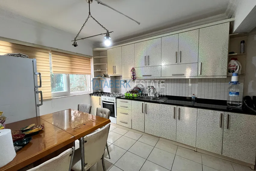 Kupuj  Apartament 1+1 z meblami i oddzielną kuchnią 250 metrów od morza — Alanya, dzielnica Oba 4 