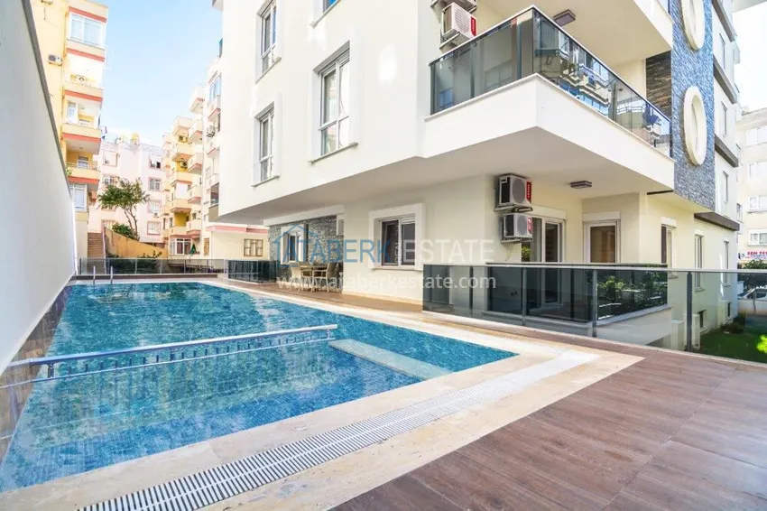 Nieruchomość na zezwolenie na pobyt. Apartament pod klucz 1+1 w centrum Alanyi — Plaża Kleopatra 4 