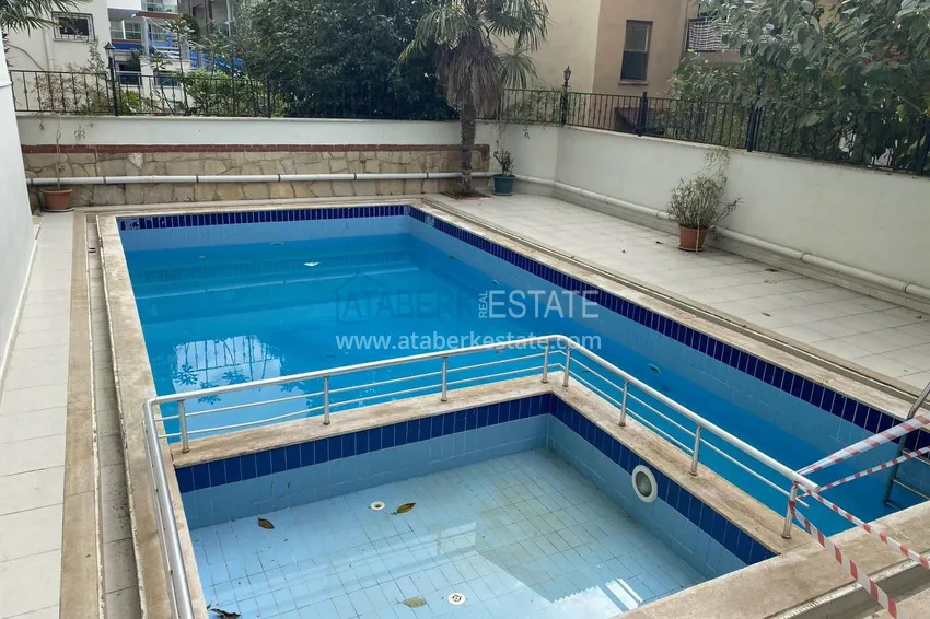 Umeblowany apartament z widokiem na góry w centrum Alanyi, w pobliżu plaży Kleopatra. Nieruchomość na zezwolenie na pobyt 5 