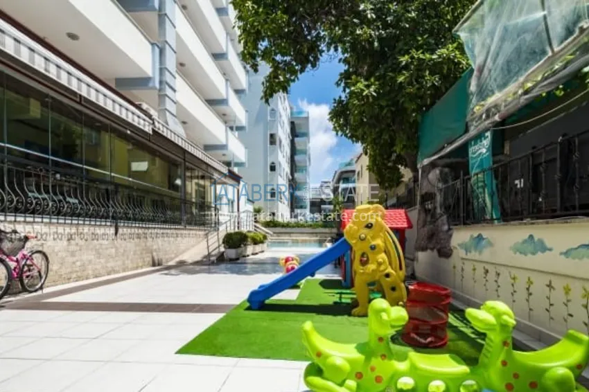 Umeblowany apartament z widokiem na góry w centrum Alanyi, w pobliżu plaży Kleopatra. Nieruchomość na zezwolenie na pobyt 6 