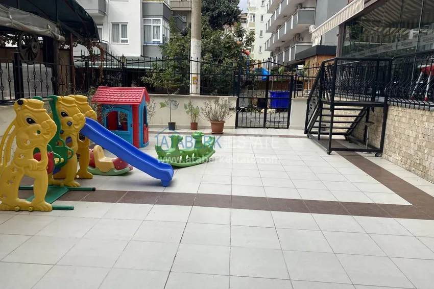 Umeblowany apartament z widokiem na góry w centrum Alanyi, w pobliżu plaży Kleopatra. Nieruchomość na zezwolenie na pobyt 7 