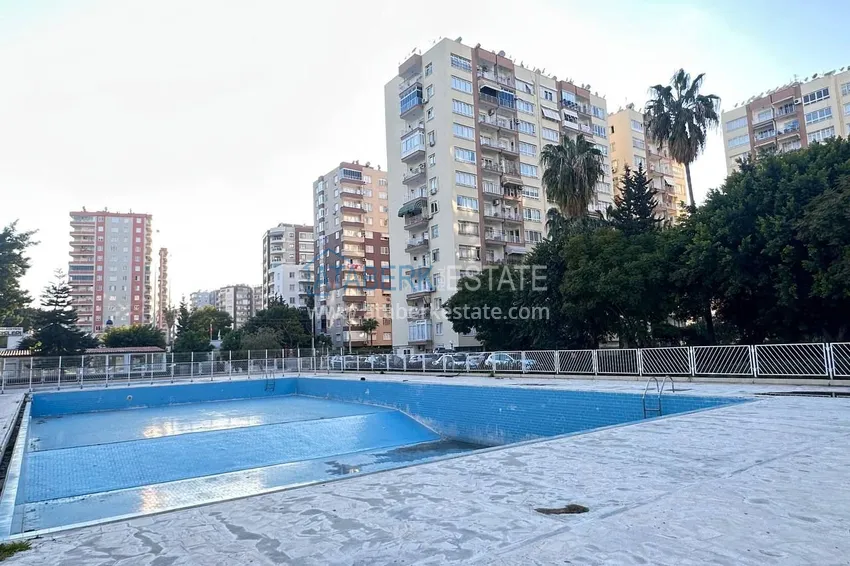 PILNA SPRZEDAŻ: W pełni odnowiony apartament z dwiema sypialniami w dzielnicy Menderes, Mezitli 9 