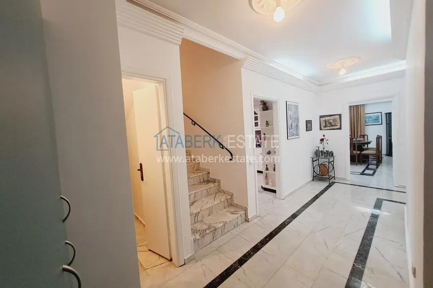 Kupuj  Duplex w centrum Alanyi - nadaje się na zezwolenie na pobyt, z meblami i jacuzzi na zewnętrznym tarasie  1 