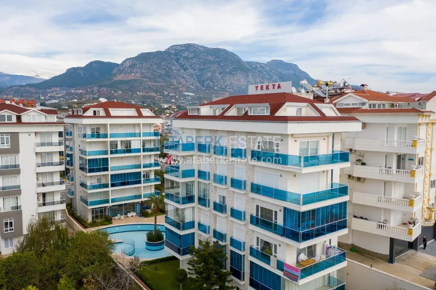 Dwupoziomowy penthouse w rejonie Kestel, umeblowany - pierwsza linia brzegowa  2 