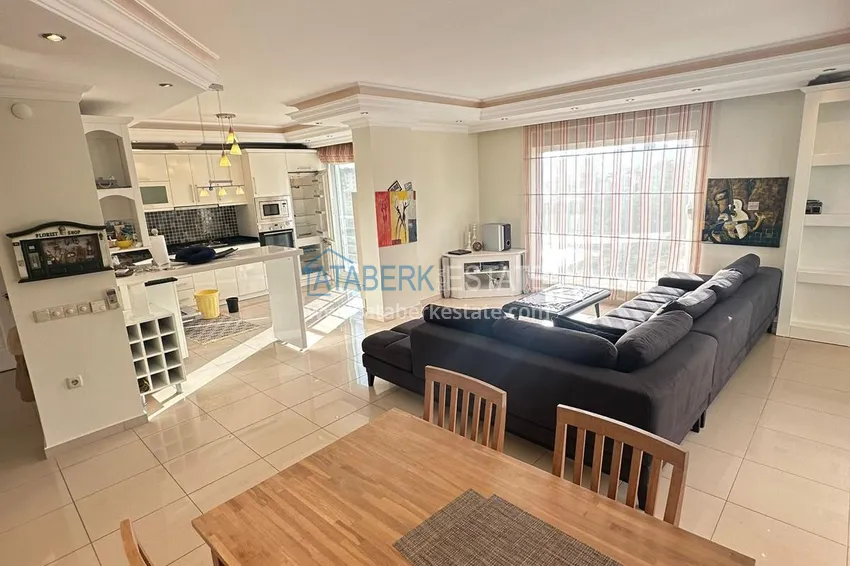 Kupuj  Nieruchomość na zezwolenie na pobyt. Umeblowany dwupoziomowy penthouse w Alanya, dzielnica Cikcilli 2 