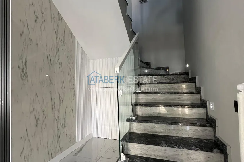 Kupuj  Przestronny duplex 4+1 z designerskim remontem w Alanya, dzielnica Avsallar 36 
