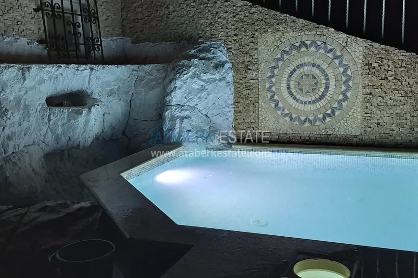 Kupuj  Duplex w centrum Alanyi - nadaje się na zezwolenie na pobyt, z meblami i jacuzzi na zewnętrznym tarasie  36 