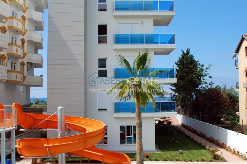 Dwupoziomowy penthouse w rejonie Kestel, umeblowany - pierwsza linia brzegowa  3 