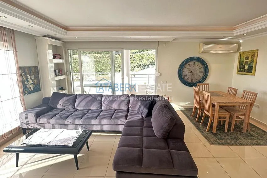 Kupuj  Nieruchomość na zezwolenie na pobyt. Umeblowany dwupoziomowy penthouse w Alanya, dzielnica Cikcilli 4 