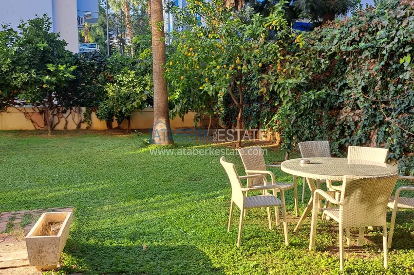 Duplex w centrum Alanyi - nadaje się na zezwolenie na pobyt, z meblami i jacuzzi na zewnętrznym tarasie  5 