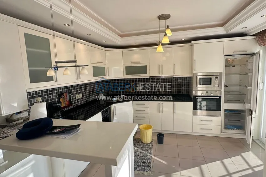 Kupuj  Nieruchomość na zezwolenie na pobyt. Umeblowany dwupoziomowy penthouse w Alanya, dzielnica Cikcilli 5 