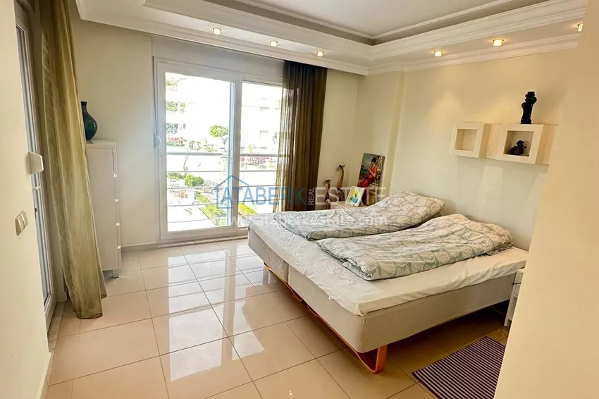 Kupuj  Nieruchomość na zezwolenie na pobyt. Umeblowany dwupoziomowy penthouse w Alanya, dzielnica Cikcilli 6 