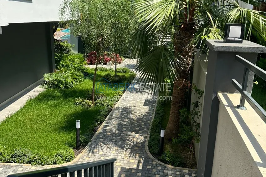 Przestronny duplex 4+1 z designerskim remontem w Alanya, dzielnica Avsallar 8 