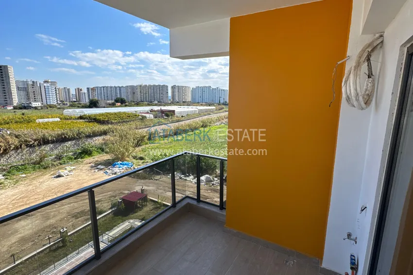 Kupuj  Jednopokojowy apartament z pięknym wykończeniem i dwoma balkonami — Mersin, Tomyuk 12 
