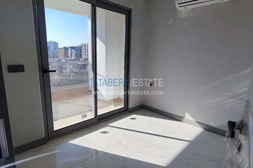 Kupuj  Apartamenty dla inwestorów w budowie kompleksu w dzielnicy Altintash w Antalyi 4 