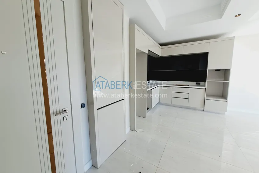 Kupuj  Przestronny apartament z jedną sypialnią 89 m2 w luksusowym kompleksie hotelowym — Alanya, dzielnica Turkler 2 