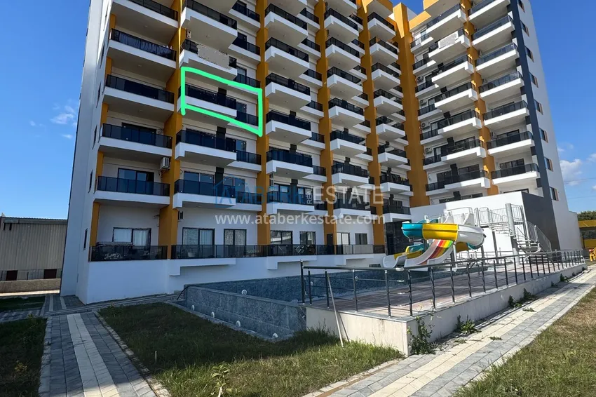 Jednopokojowy apartament z pięknym wykończeniem i dwoma balkonami — Mersin, Tomyuk 5 