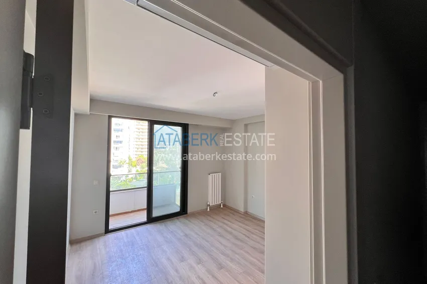 Kupuj  Przestronny liniowy apartament 4+1 w nowym kompleksie mieszkalnym, dzielnica Yenisehir - Mersin 10 