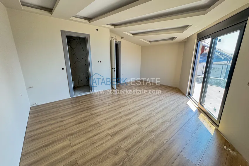 Kupuj  Panoramiczny dwupoziomowy penthouse 4+1 w centrum Alanyi — pierwszy nadbrzeżny, odpowiedni dla obywatelstwa 12 