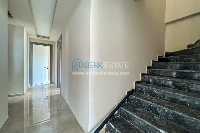 Kupuj  Panoramiczny dwupoziomowy penthouse 4+1 w centrum Alanyi — pierwszy nadbrzeżny, odpowiedni dla obywatelstwa 18 