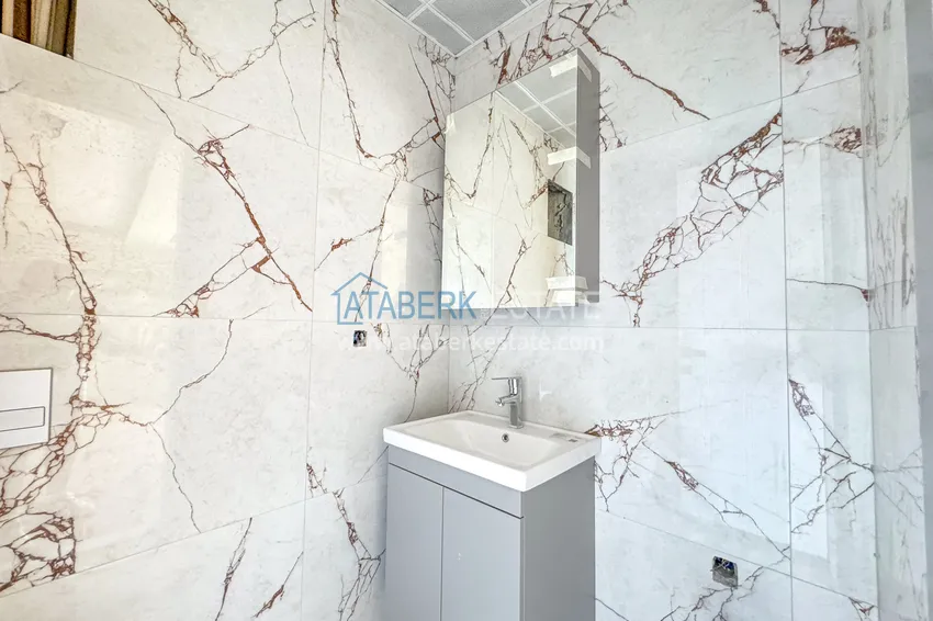 Kupuj  Panoramiczny dwupoziomowy penthouse 4+1 w centrum Alanyi — pierwszy nadbrzeżny, odpowiedni dla obywatelstwa 20 