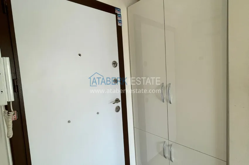 Kupuj Apartament 1+1 z meblami i możliwością uzyskania zezwolenia na pobyt i obywatelstwo — dzielnica Cikcilli, Alanya 1 
