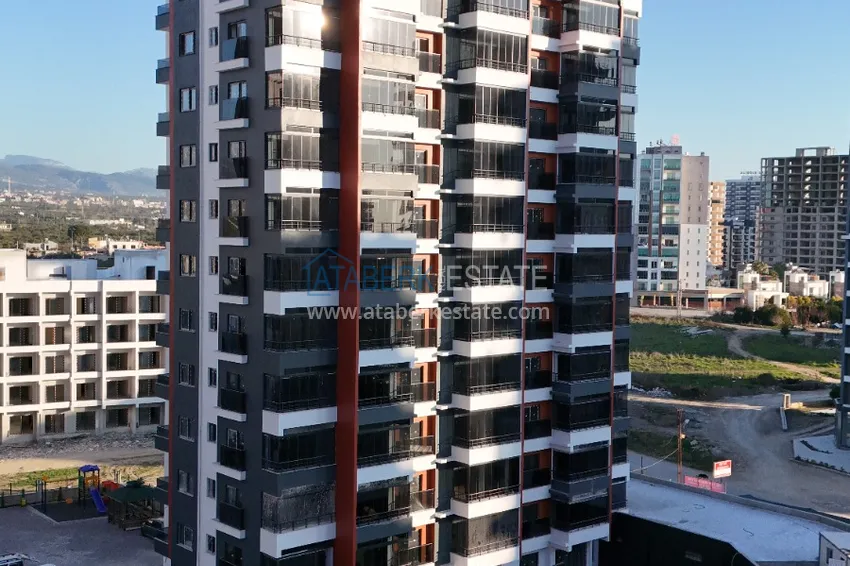 Jednopokojowy apartament z przeszklonym balkonem w nowym kompleksie - dzielnica Tomyuk, Mersin 2 